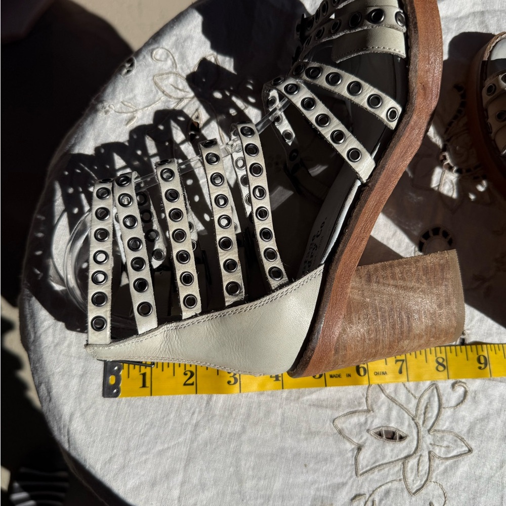 New Vintage Foundry Co. White Ivory Sandals heels gladiator strappy leather 6 - Picture 16 of 17